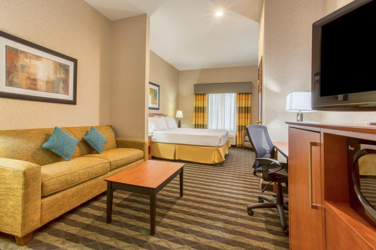 King Suite with Sofa Bed