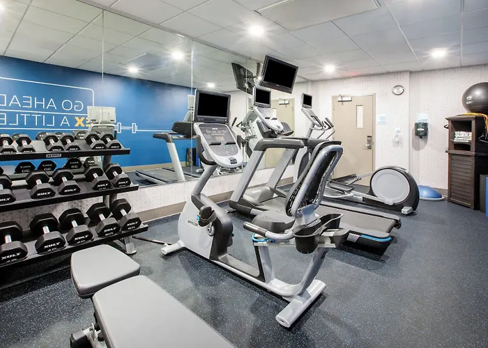 Holiday Inn Express & Suites Lathrop By Ihg